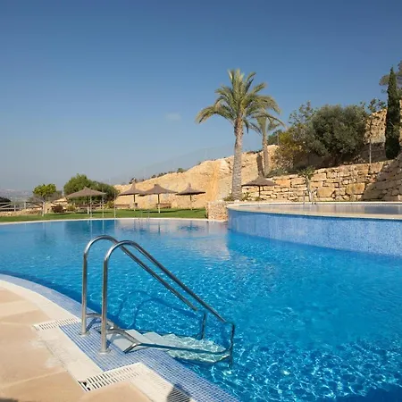 Daire Skyline 33 Two Bedroom With Sea Views